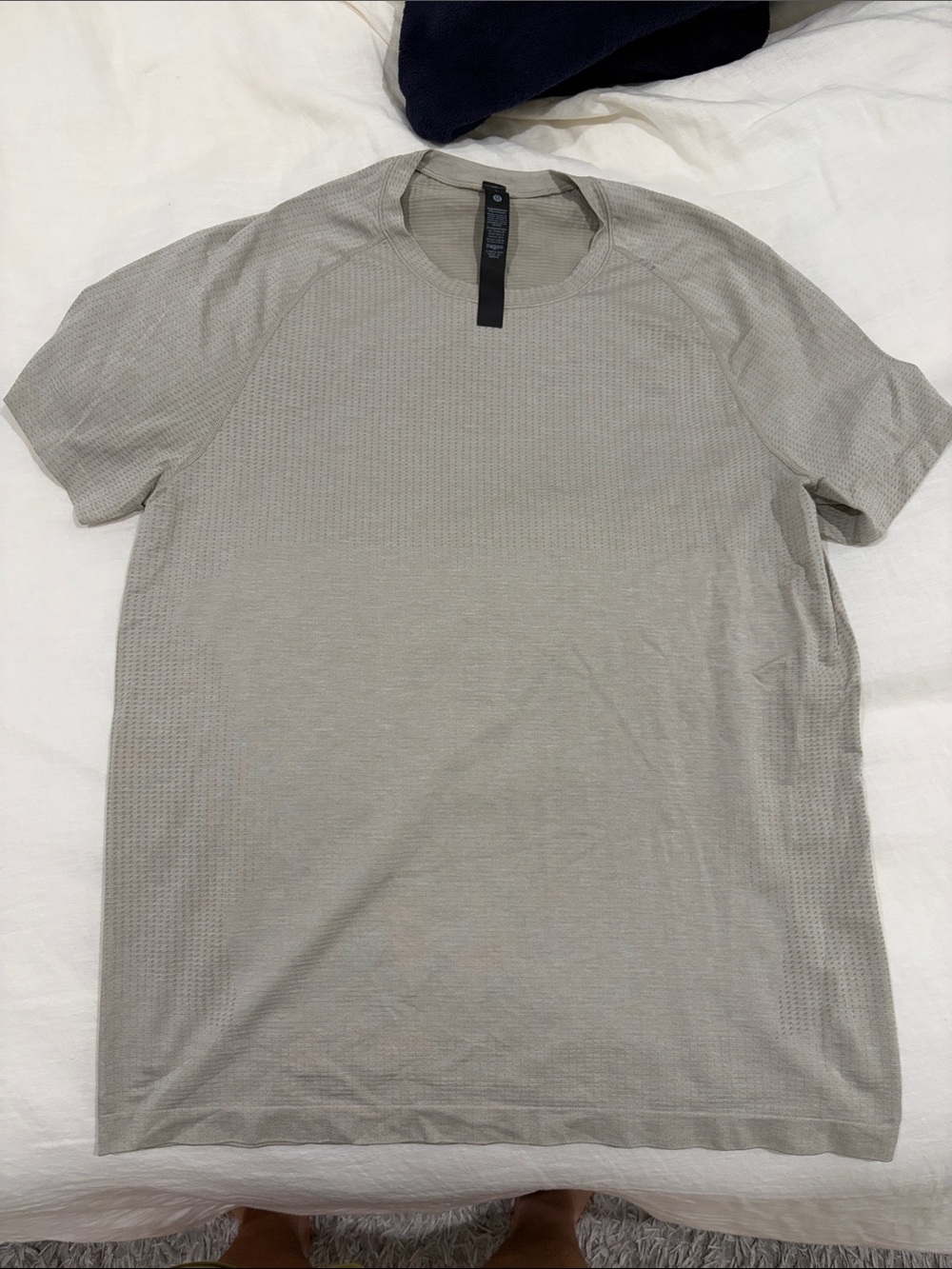 lululemon athletica Men's Short Sleeve Tee in Light Gray